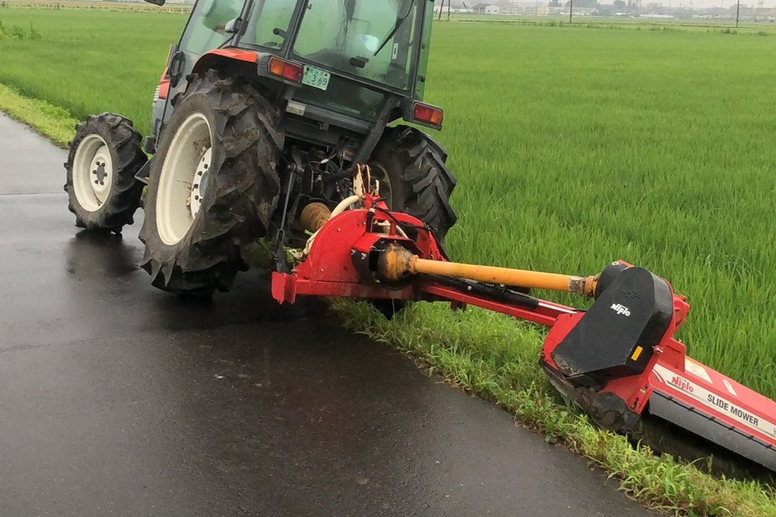 トラクターでの農作業